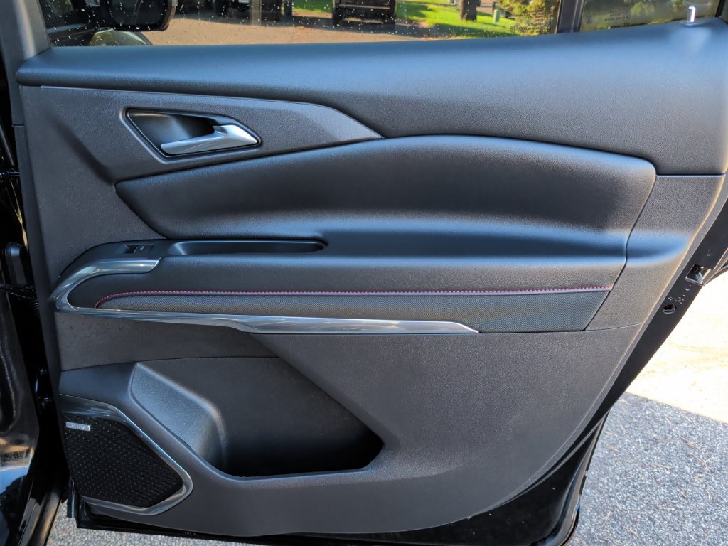 Used 2026 Chevrolet Traverse RS w/ LPO, Floor Liner Package FWD image 34