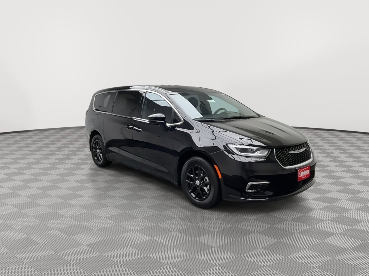 Used 2025 Chrysler Pacifica Select image 32