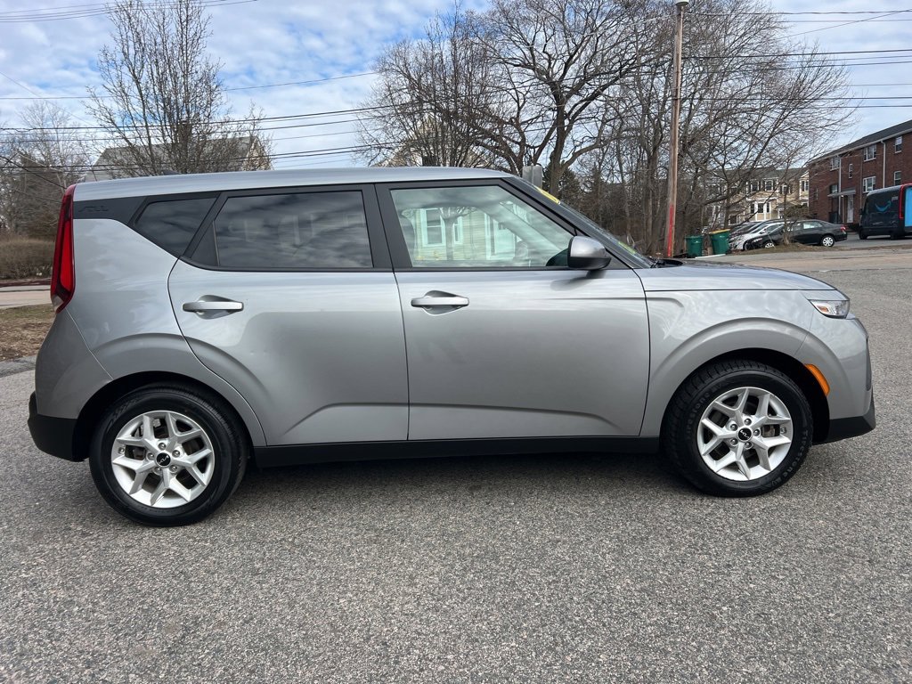 Certified 2022 Kia Soul LX w/ Technology Package image 6