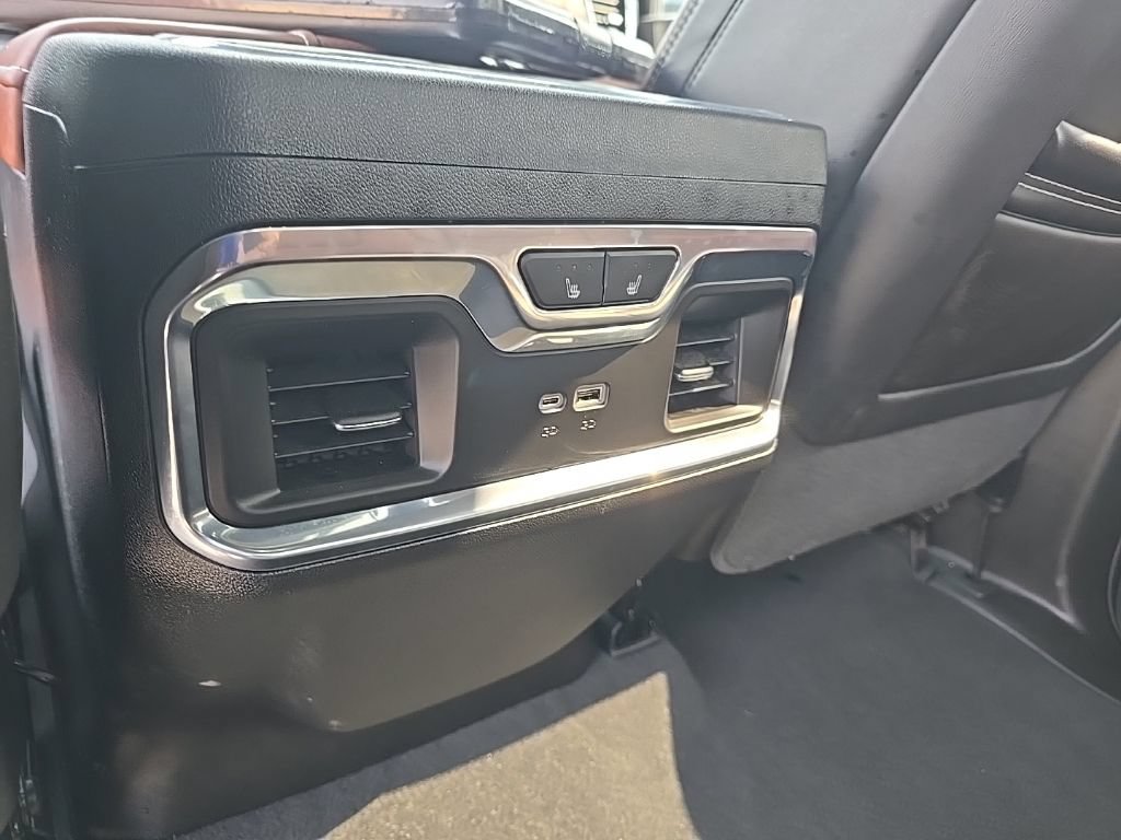 Used 2026 GMC Sierra 3500 Denali Ultimate AWD/4WD image 18