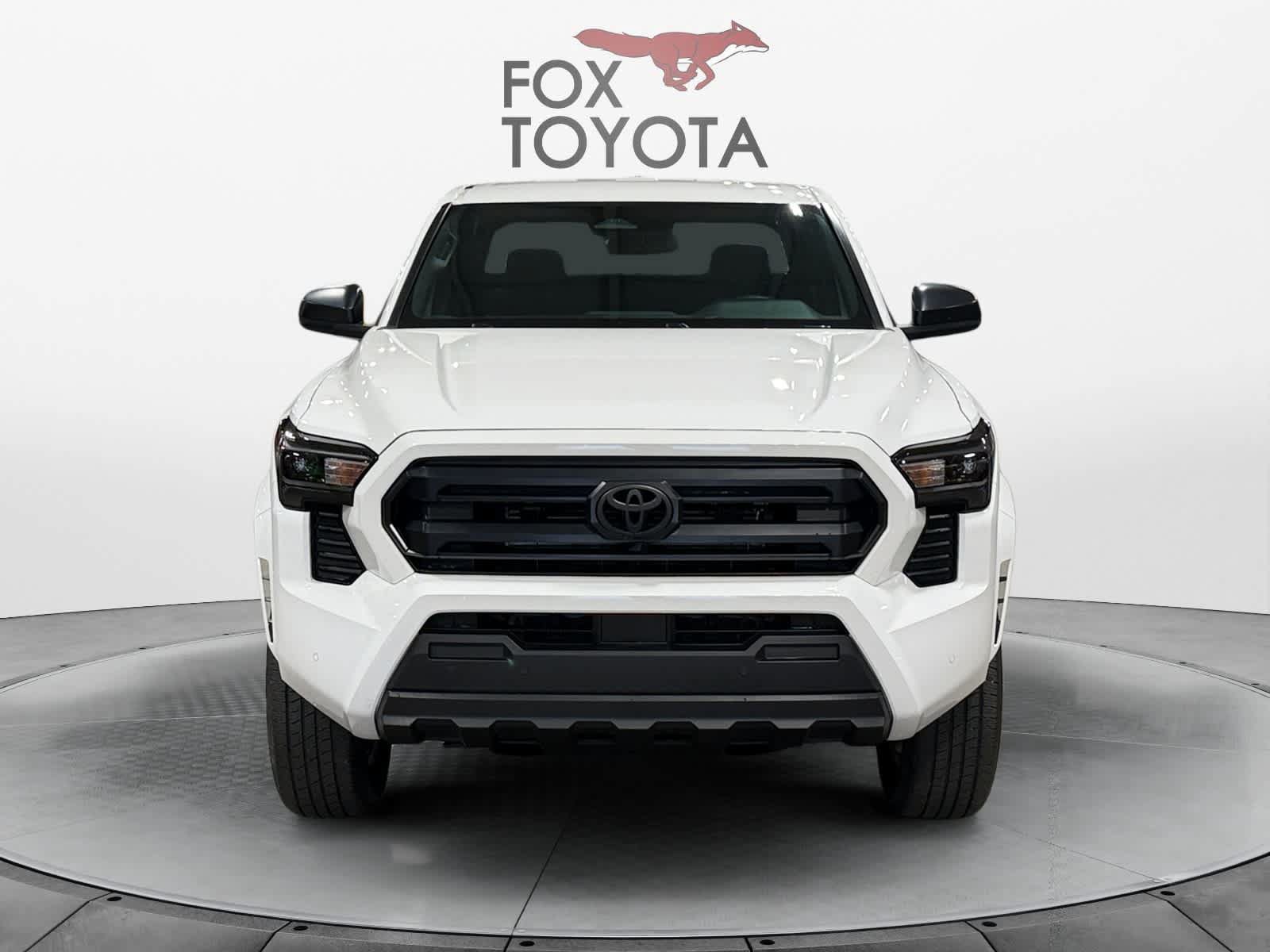 Used 2025 Toyota Tacoma SR w/ SR Upgrade Package AWD/4WD image 8