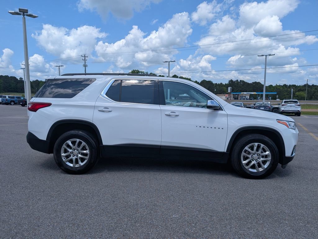 Used 2021 Chevrolet Traverse LT w/ LPO, Floor Liner Package image 6