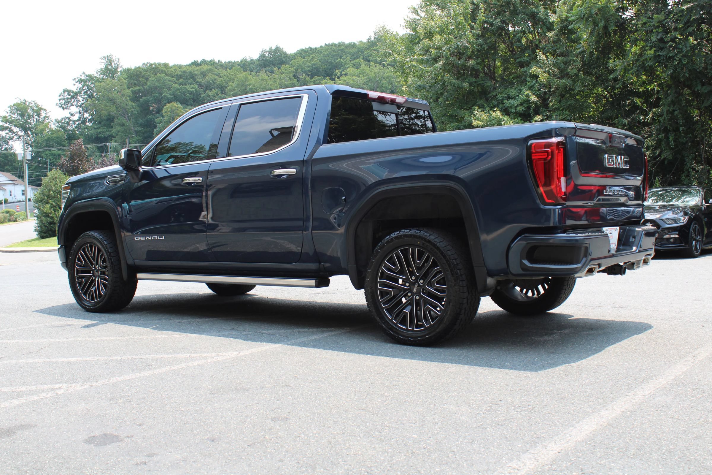 Used 2022 GMC Sierra 1500 Denali Ultimate AWD/4WD image 5