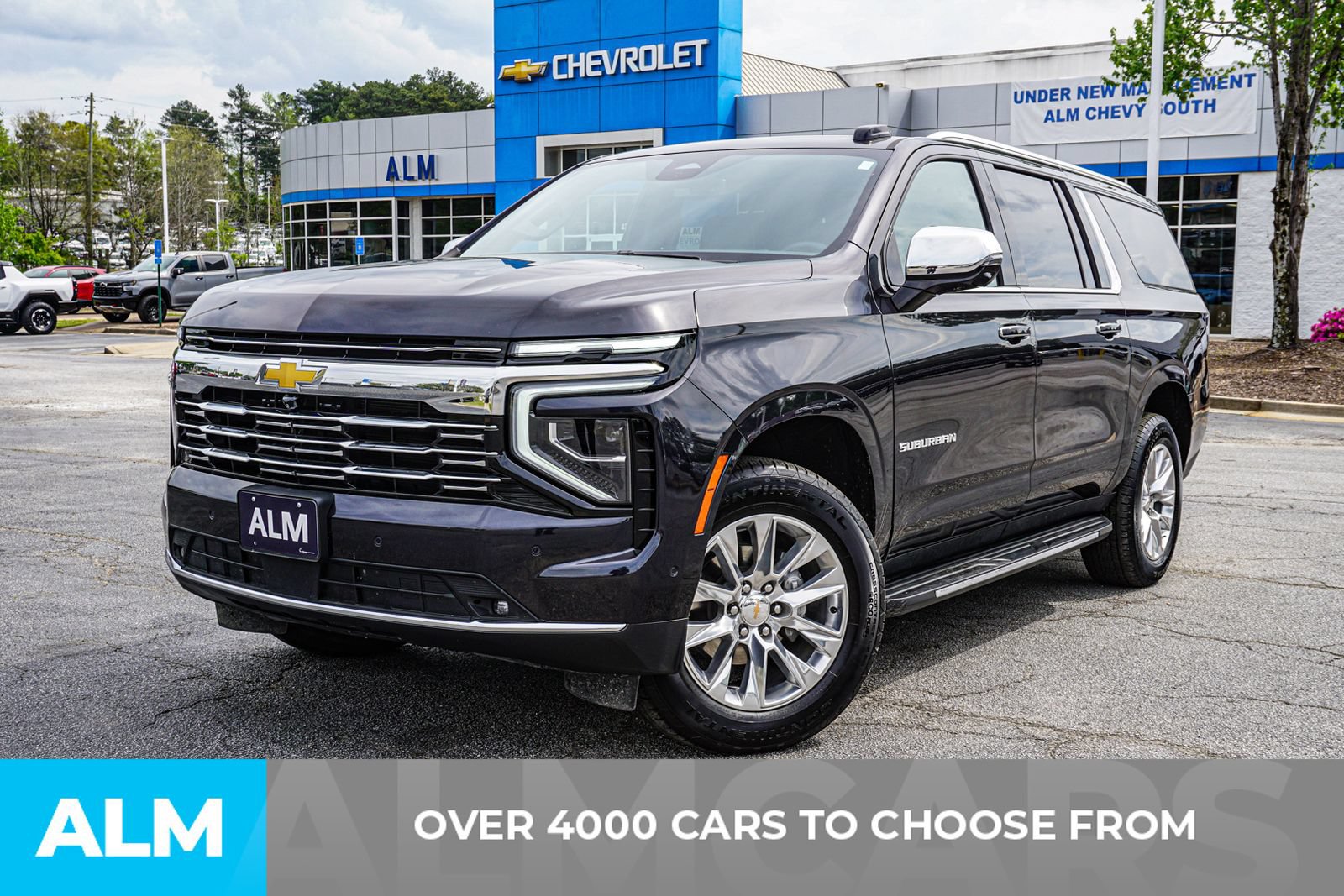 Used 2025 Chevrolet Suburban Premier AWD/4WD image 2
