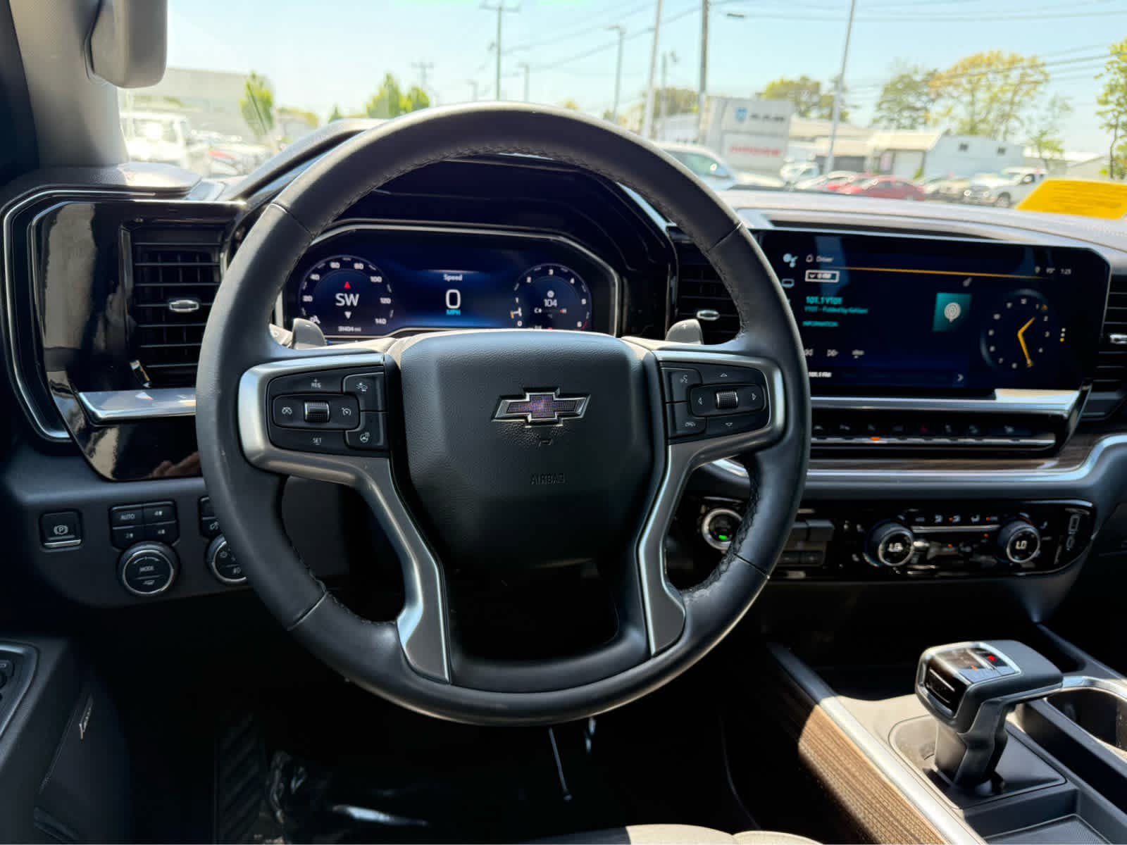 Used 2024 Chevrolet Silverado 1500 LT Trail Boss w/ Convenience Package II AWD/4WD image 16