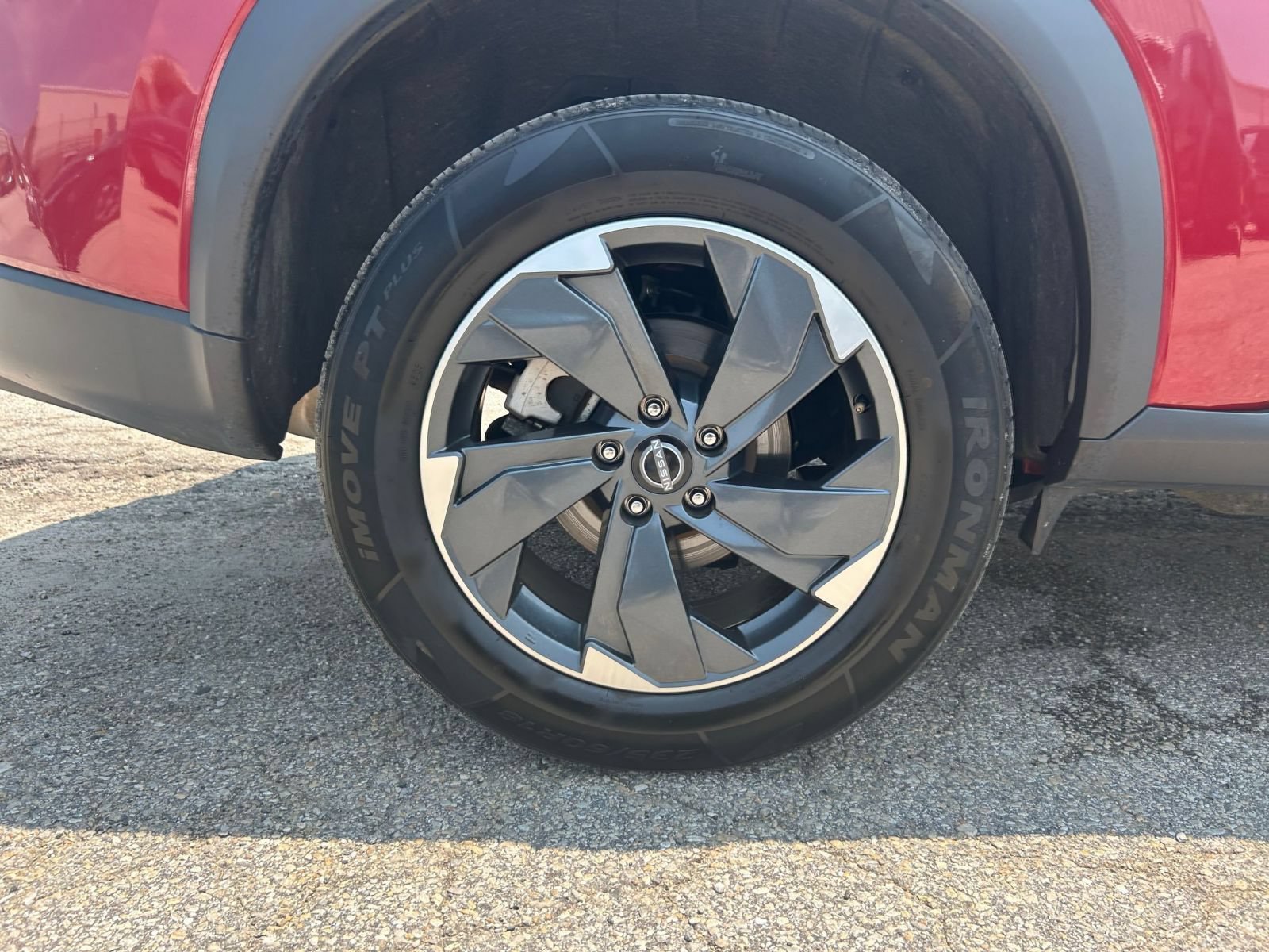 Used 2025 Nissan Rogue SV AWD/4WD image 21