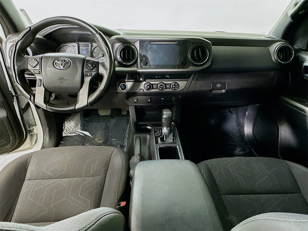 Used 2017 Toyota Tacoma TRD Sport w/ Tow Package image 15