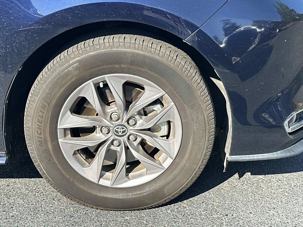 Used 2021 Toyota Sienna XLE FWD image 9