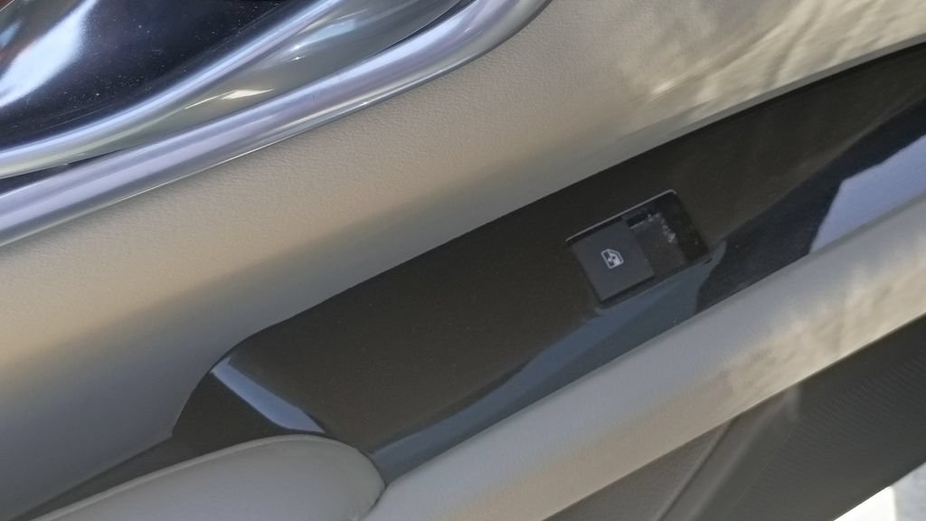 Used 2018 Cadillac XTS Luxury w/ Driver Awareness Package FWD image 24