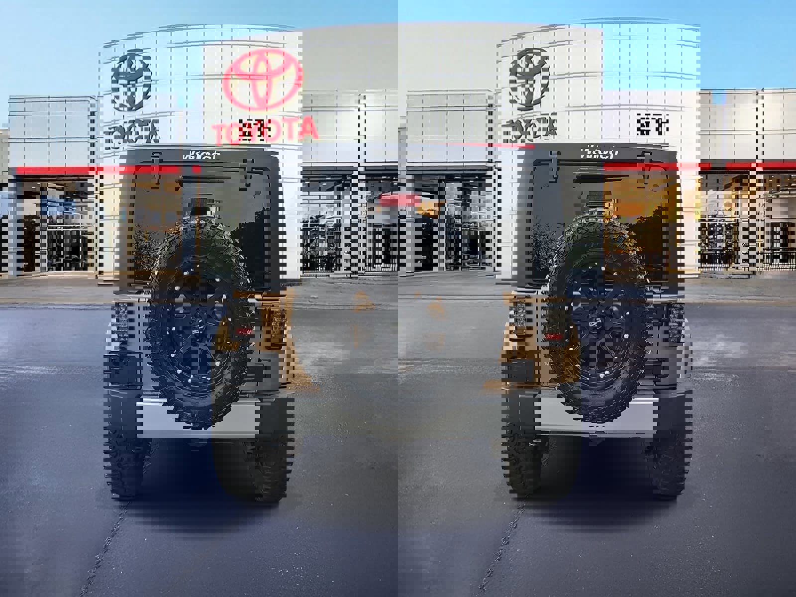 Used 2015 Jeep Wrangler Unlimited Sahara w/ Connectivity Group image 6