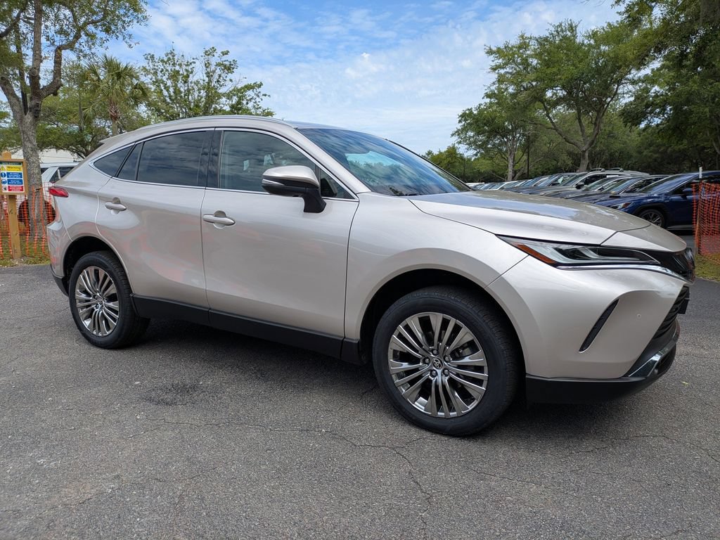 Used 2024 Toyota Venza XLE AWD/4WD video 2