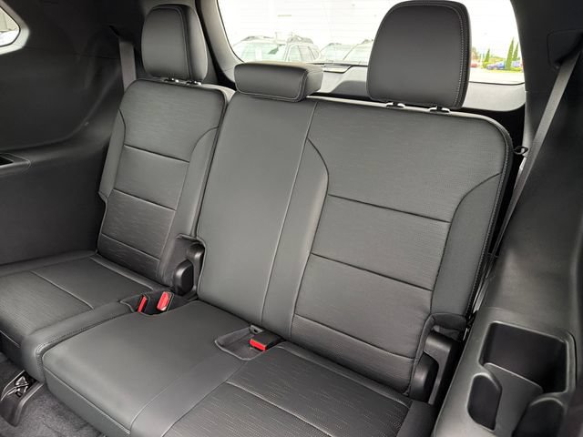 Used 2025 Buick Enclave Sport Touring w/ Super Cruise Package FWD image 22