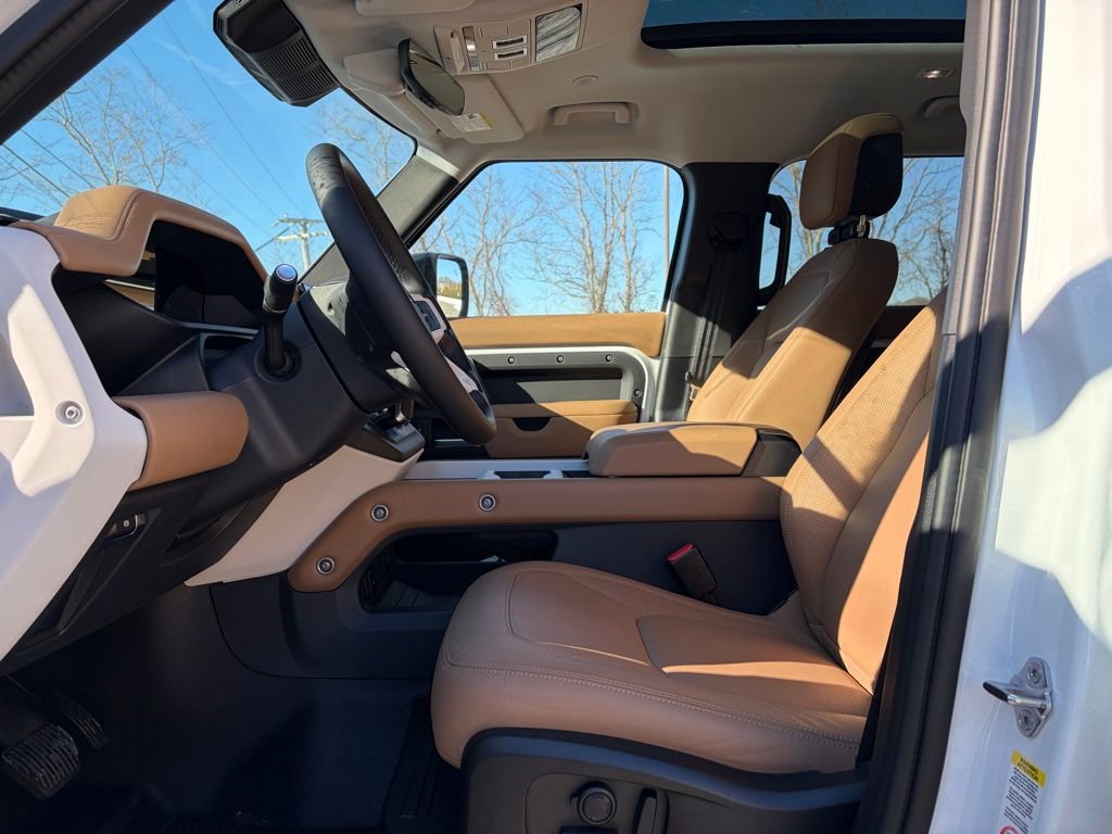 New 2025 Land Rover Defender 110 X-Dynamic SE image 11