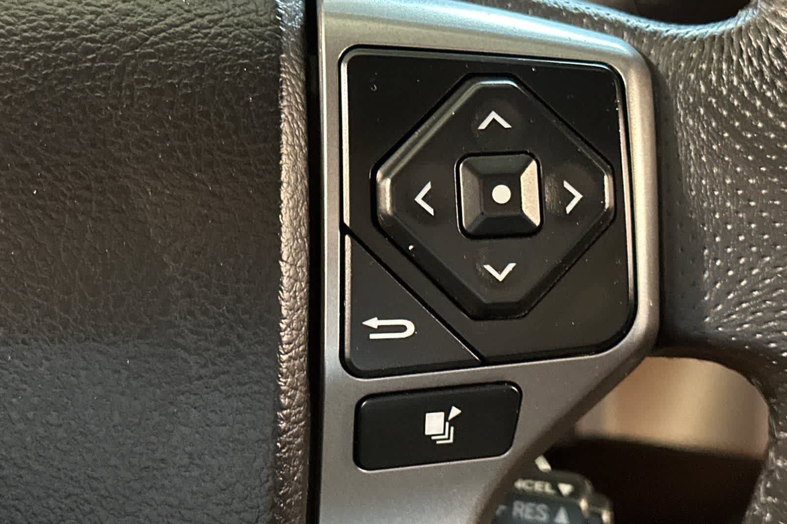Used 2021 Toyota Tacoma SR5 RWD image 28