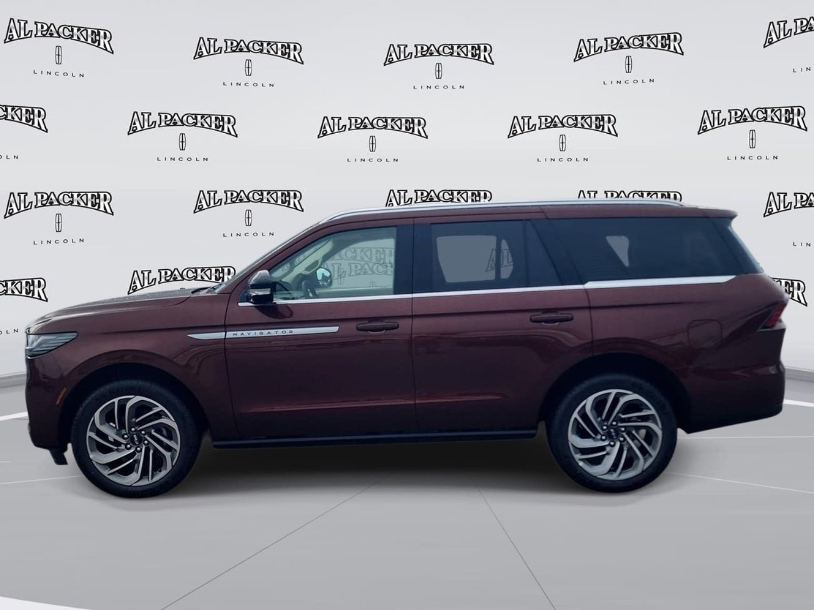 New 2027 Lincoln Navigator Reserve AWD/4WD image 2