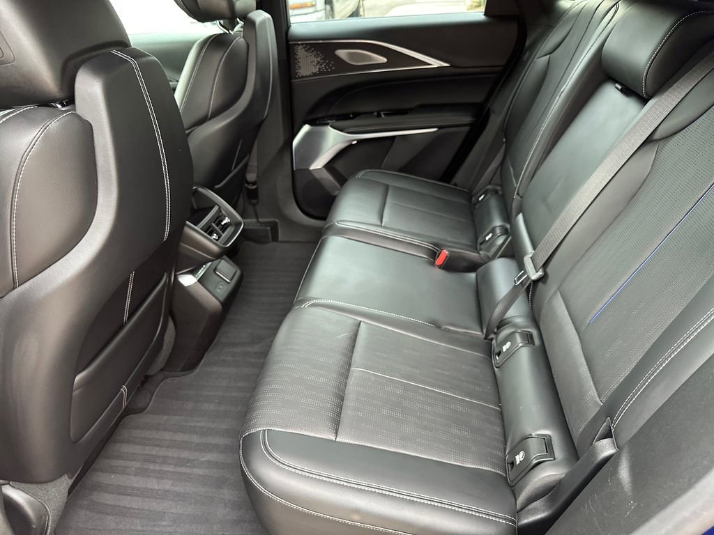 Used 2023 Cadillac Lyriq 2WD image 24