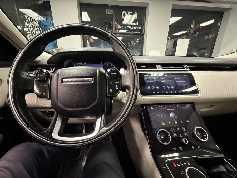 Used 2020 Land Rover Range Rover Velar R-Dynamic S AWD/4WD image 25