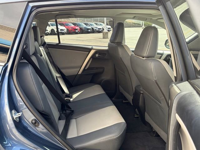 Used 2014 Toyota RAV4 Limited w/ Technology Package image 32