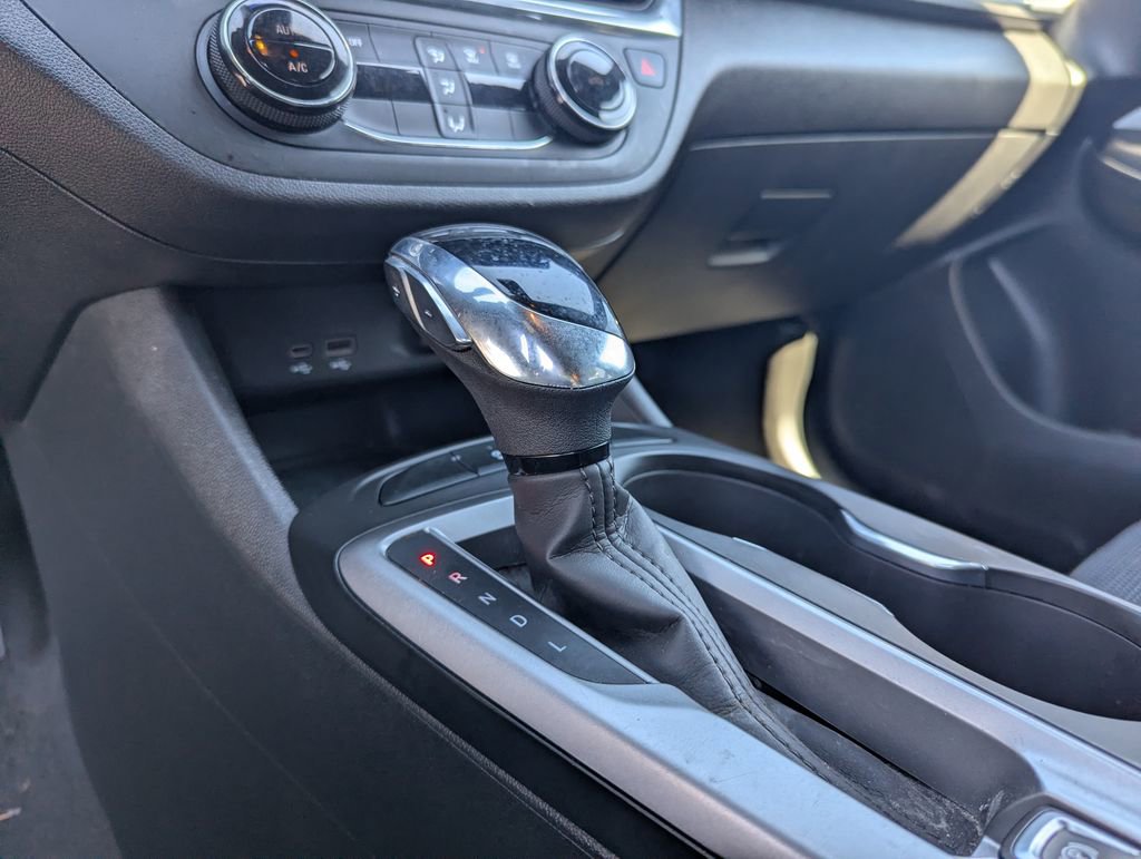 Used 2025 Buick Envista Preferred FWD image 14