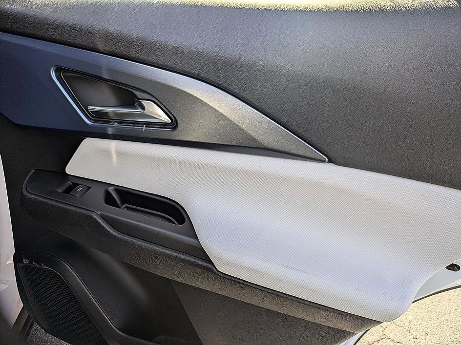 New 2026 Chevrolet Equinox EV LT FWD image 33