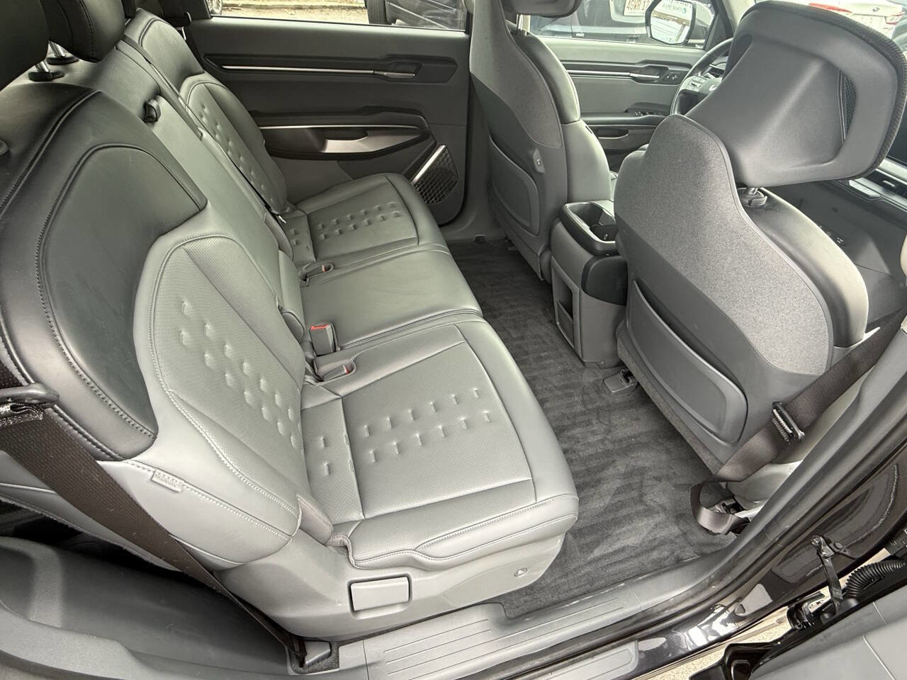 Used 2024 Kia EV9 Wind image 25