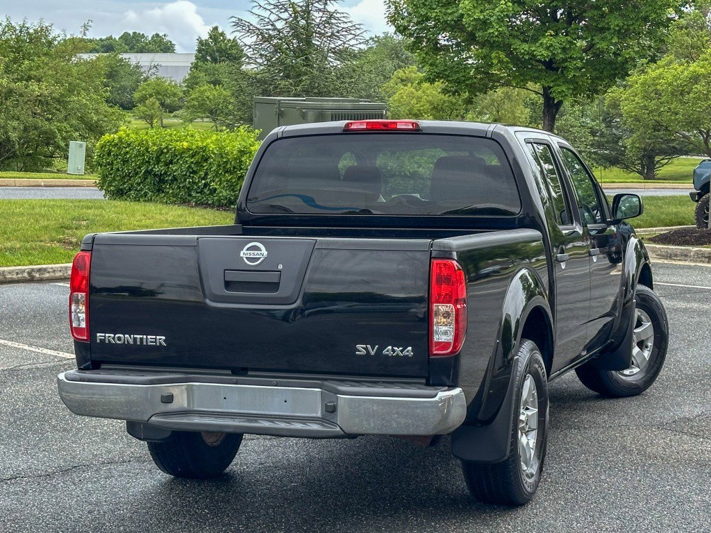 Used 2012 Nissan Frontier SV w/ SV Premium Utility Pkg AWD/4WD image 11