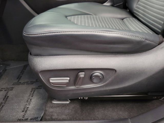Used 2023 Toyota Highlander XSE AWD/4WD image 14