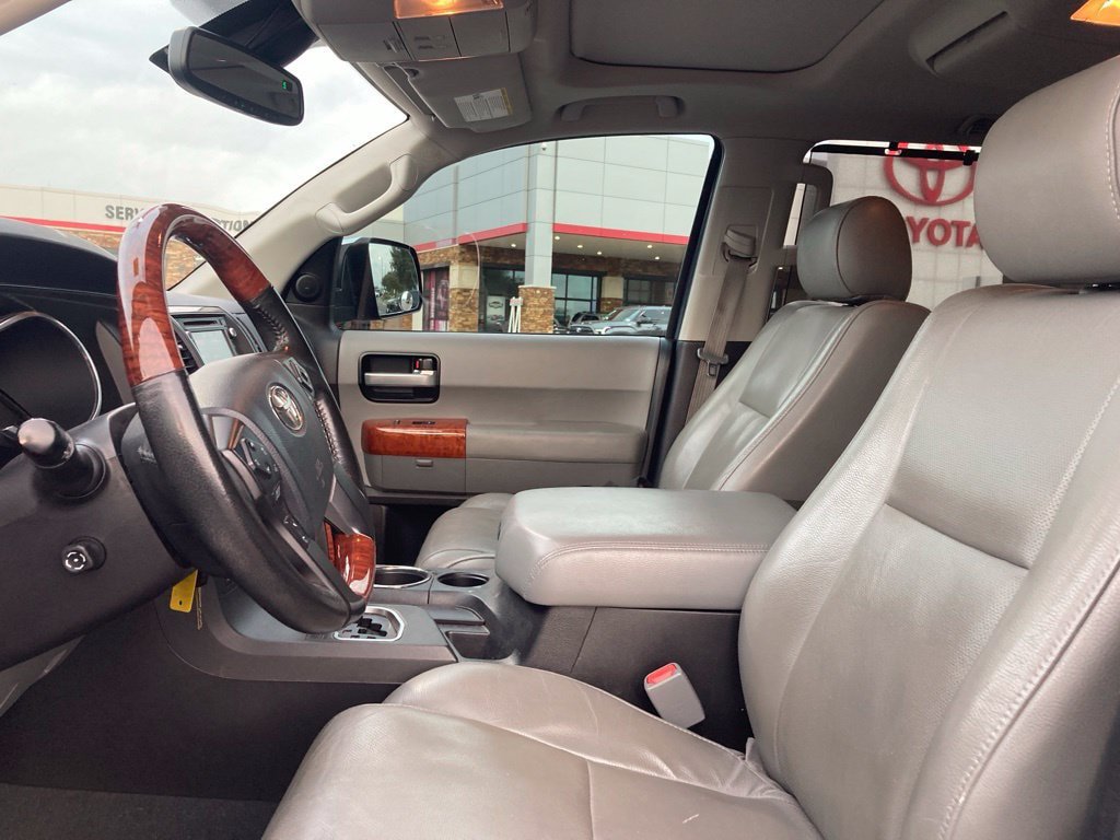 Used 2019 Toyota Sequoia Platinum RWD image 9