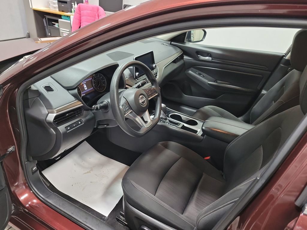 Used 2024 Nissan Altima 2.5 SV image 40