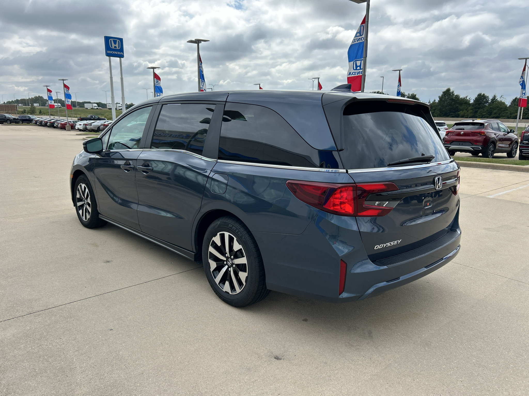 Used 2025 Honda Odyssey EX-L image 7