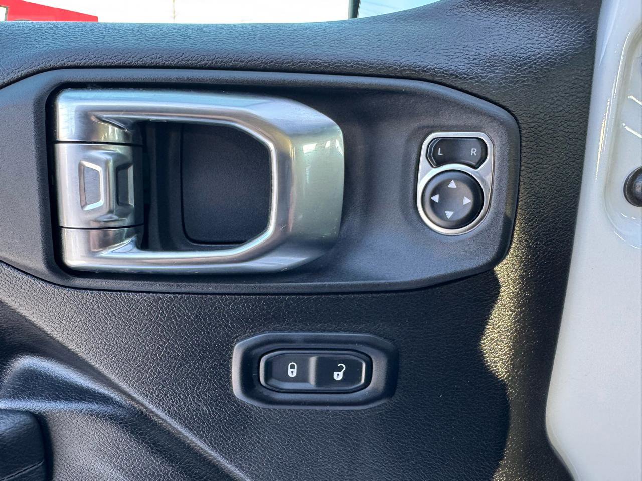 Used 2025 Jeep Wrangler Unlimited Sport image 13