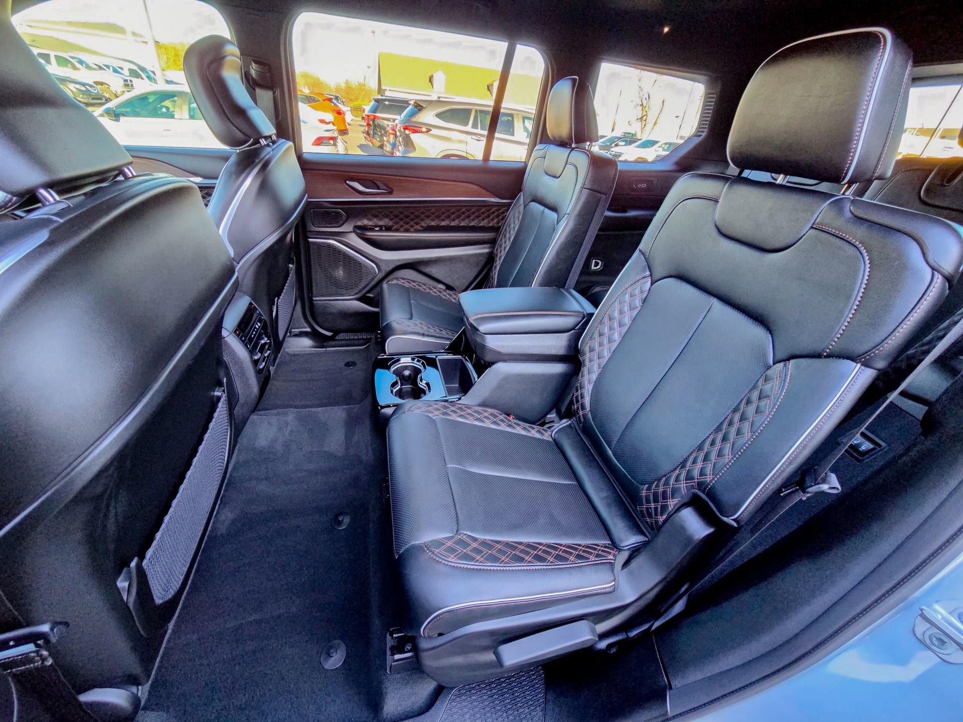 Used 2025 Jeep Grand Cherokee L Summit image 29