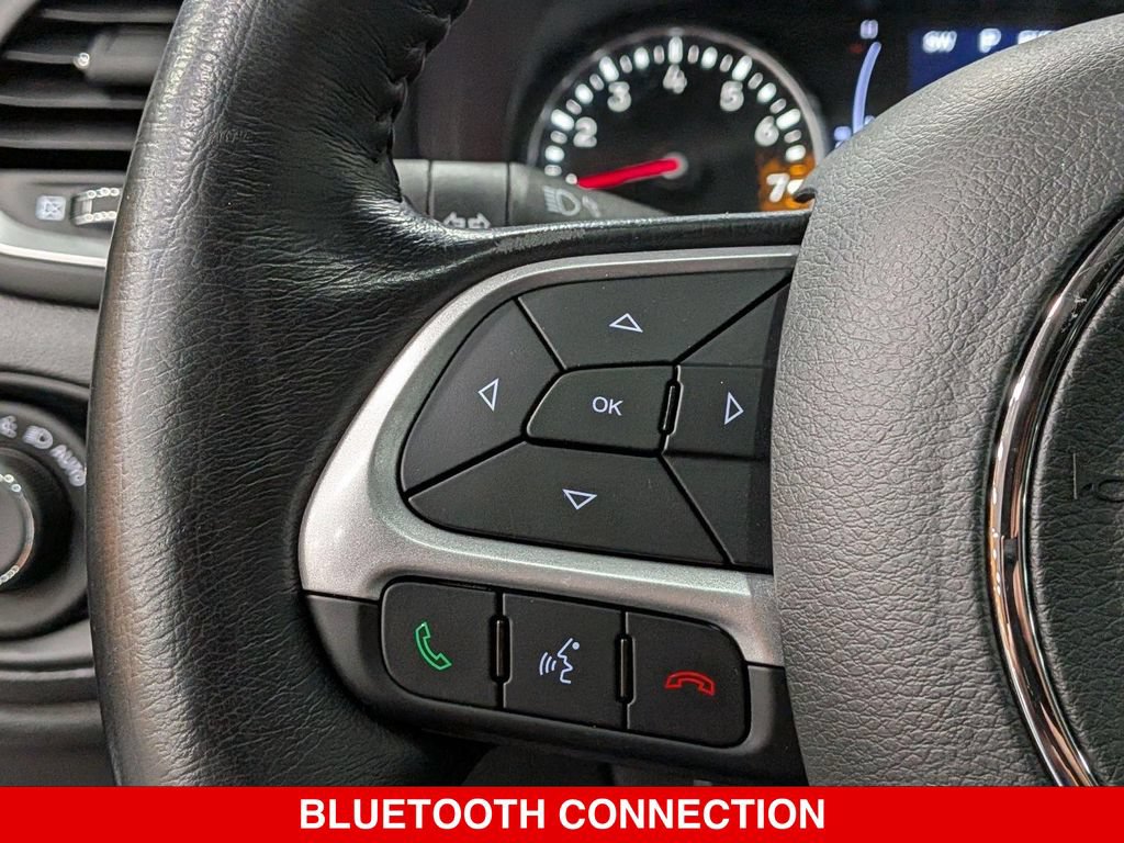 Used 2018 Jeep Renegade Latitude w/ Cold Weather Group AWD/4WD image 17