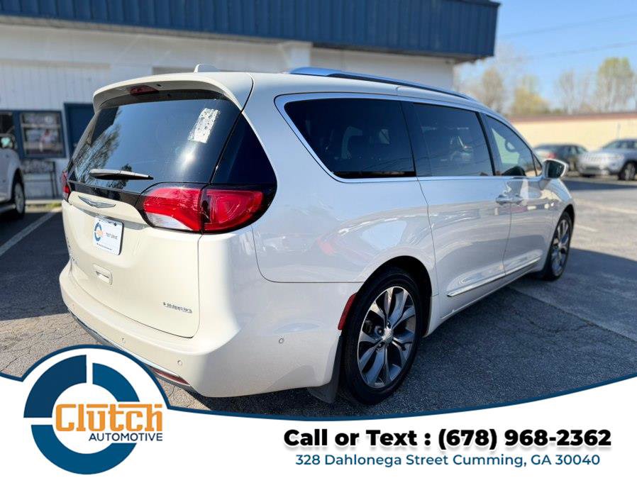 Used 2017 Chrysler Pacifica Limited w/ UConnect Theater Package image 6