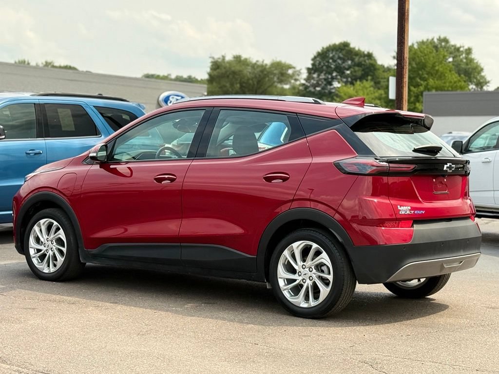 Used 2022 Chevrolet Bolt EUV LT w/ Comfort Package FWD image 35