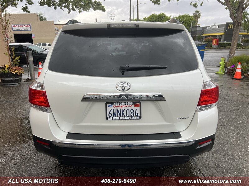 Used 2012 Toyota Highlander SE w/ Tow Pkg image 8