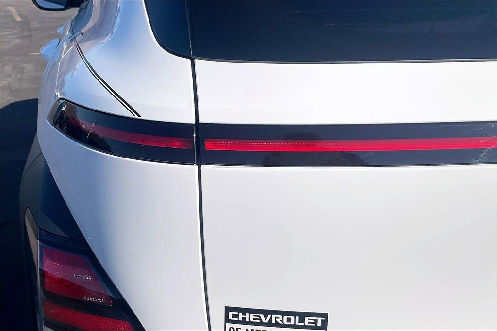 Used 2024 Hyundai Kona SE image 25