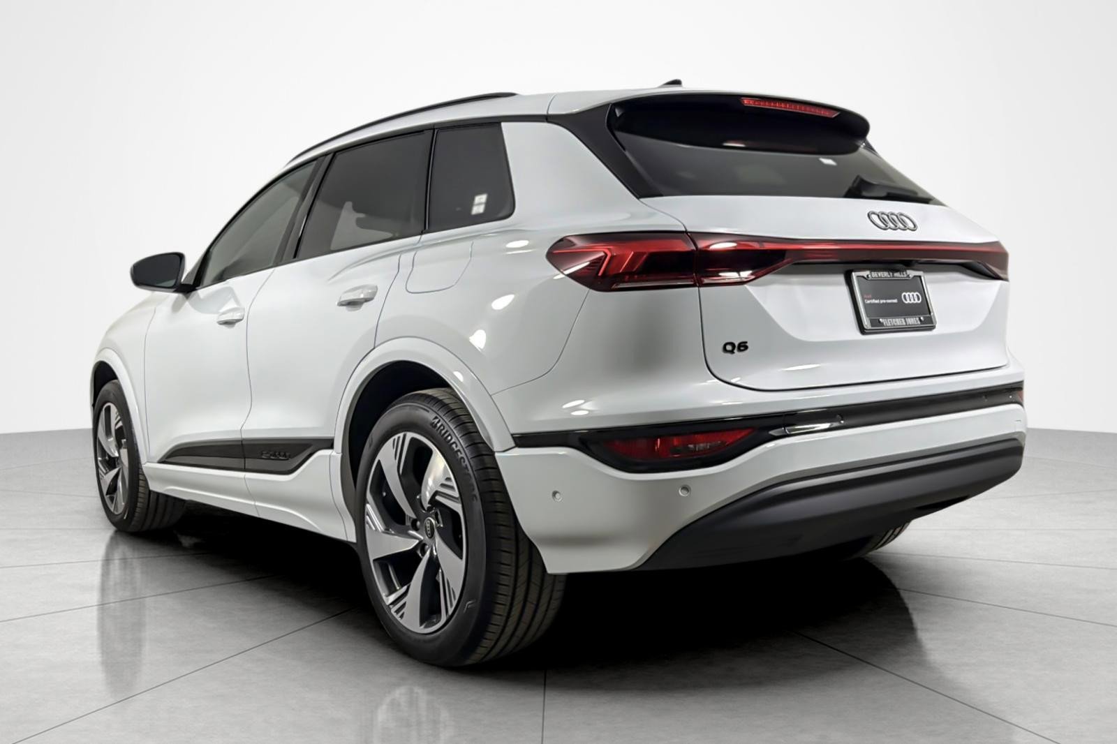Certified 2025 Audi Q6 e-tron Premium Plus w/ Premium Plus video 3
