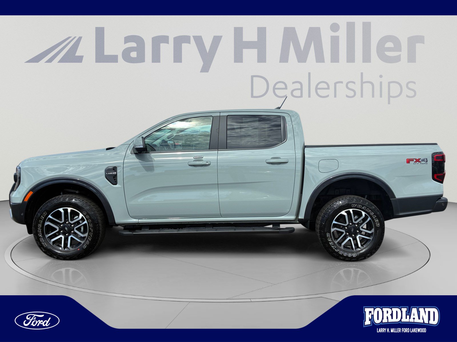Used 2024 Ford Ranger Lariat w/ FX4 Off-Road Package AWD/4WD image 2