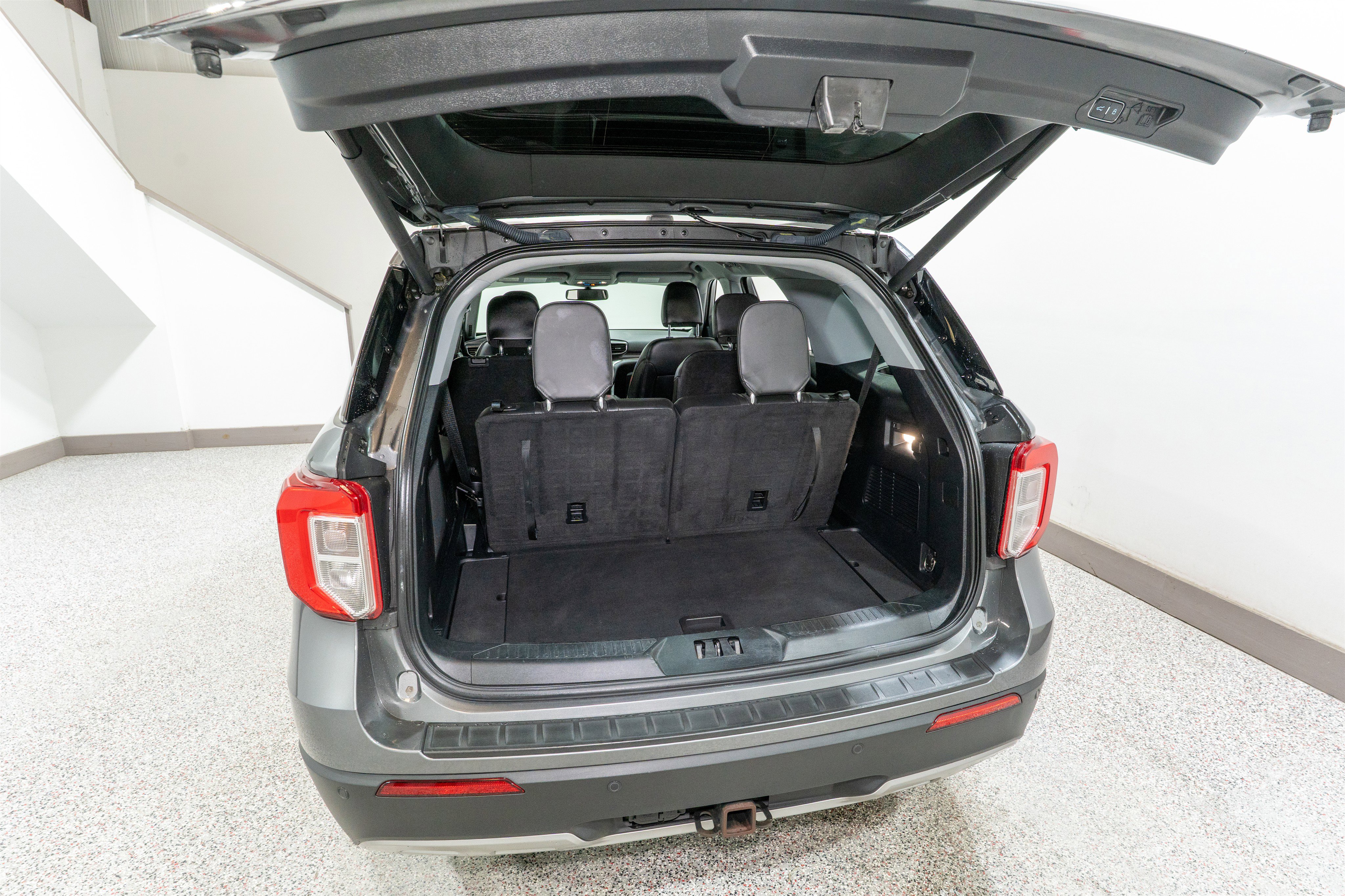 Used 2022 Ford Explorer XLT w/ Equipment Group 202A image 35