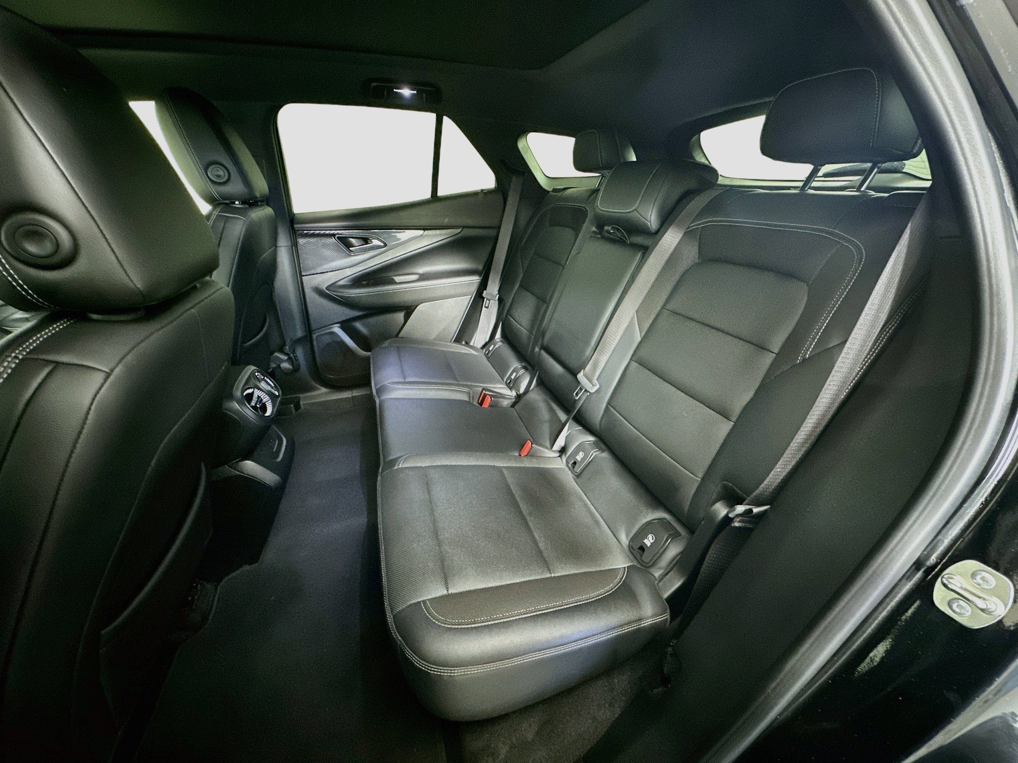 Used 2024 Chevrolet Blazer EV LT AWD/4WD image 29