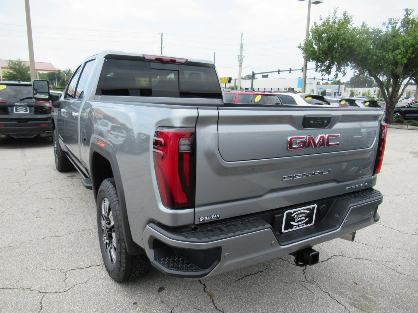 New 2026 GMC Sierra 2500 Denali w/ Denali Reserve Package AWD/4WD image 6