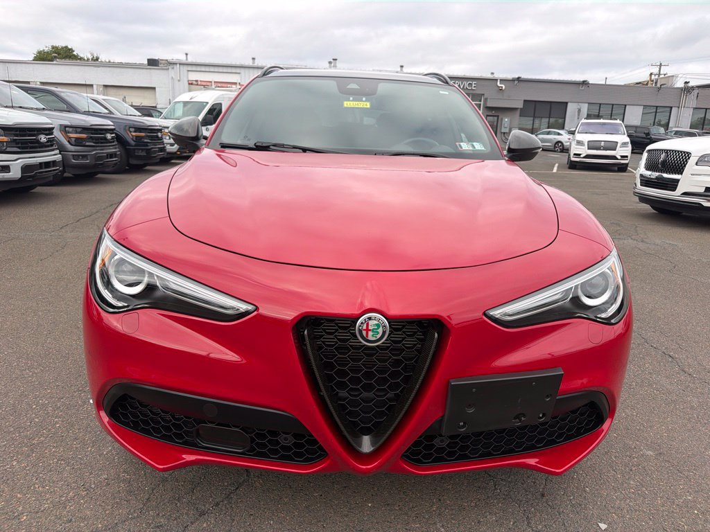 Used 2023 Alfa Romeo Stelvio Estrema AWD/4WD image 10