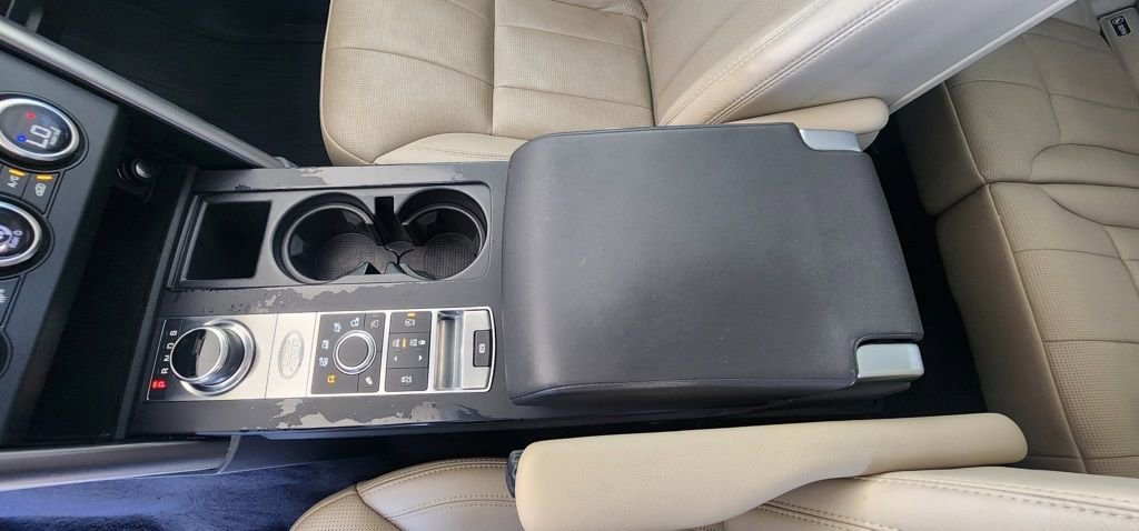 Used 2020 Land Rover Discovery Landmark image 30