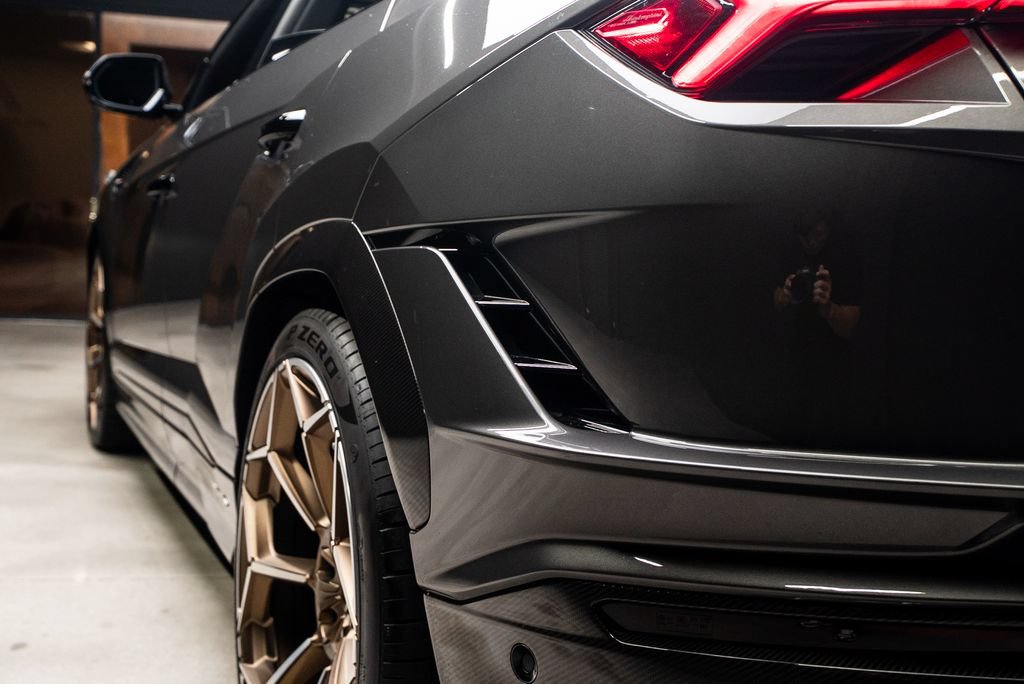 Used 2023 Lamborghini Urus Performante AWD/4WD image 28