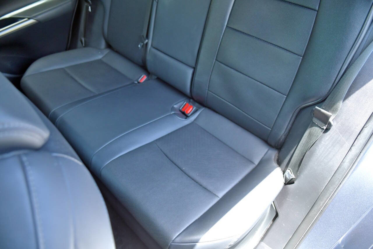 Used 2021 Toyota Venza XLE w/ Softex Package image 13