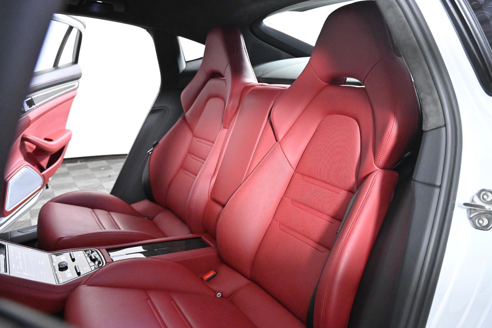 Used 2020 Porsche Panamera GTS image 35