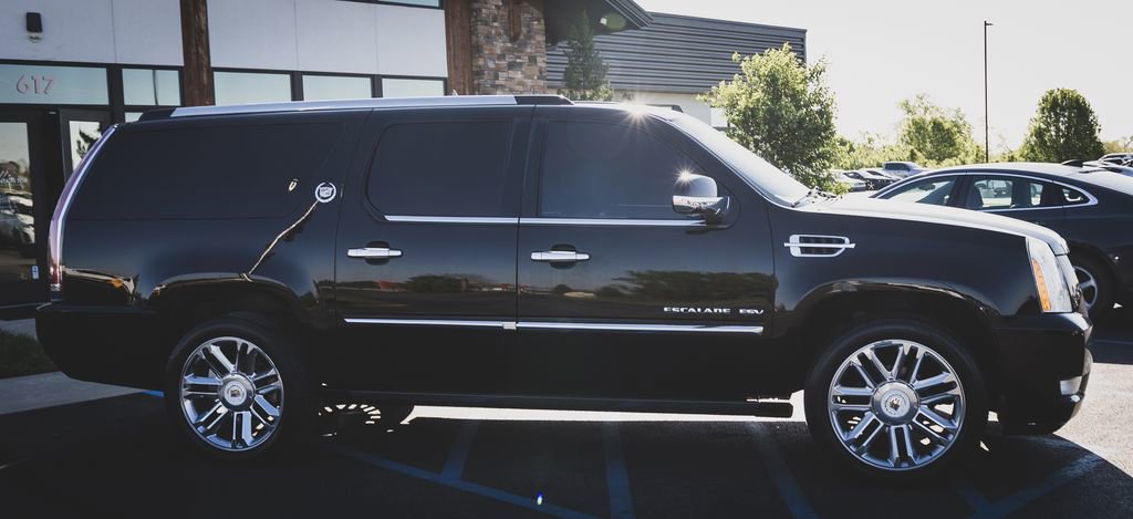 Used 2013 Cadillac Escalade ESV Platinum image 10