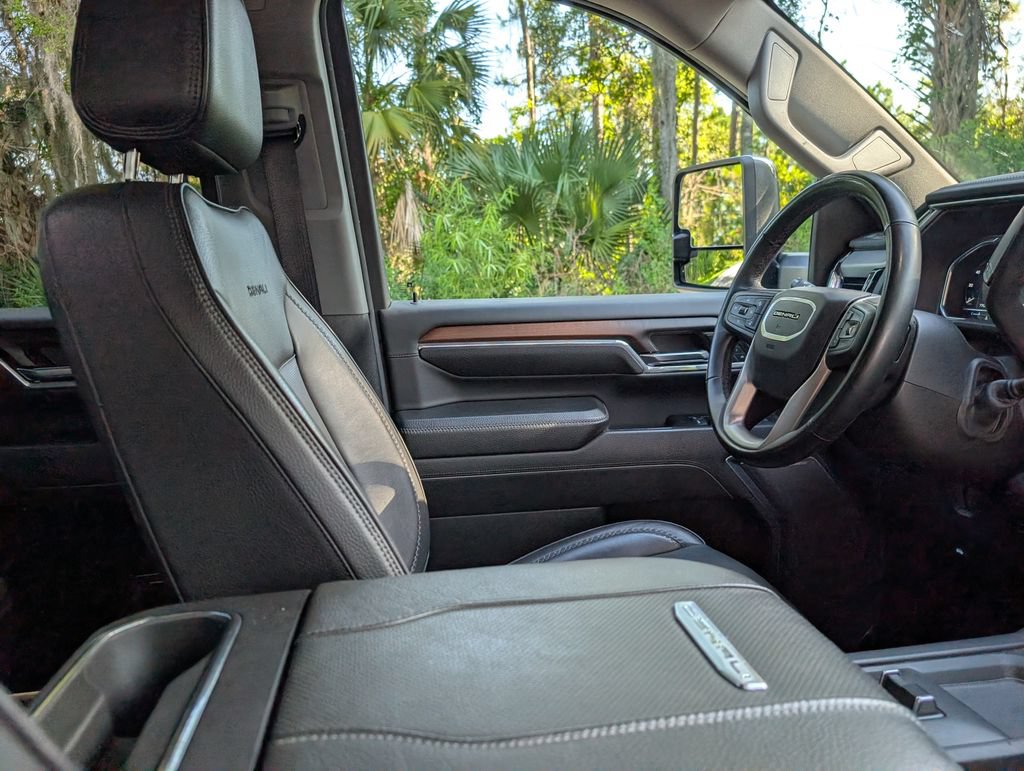 Used 2024 GMC Sierra 2500 Denali w/ Denali Reserve Package AWD/4WD image 13