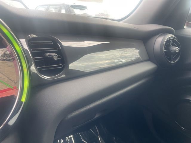Used 2022 MINI Cooper 4-Door Hardtop image 33